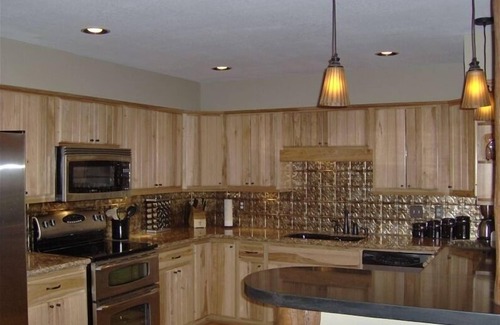 Christmas Valley Cabin | Aspen Hollow PMA - Stunning, Secluded Riverfront Home with Hot Tub