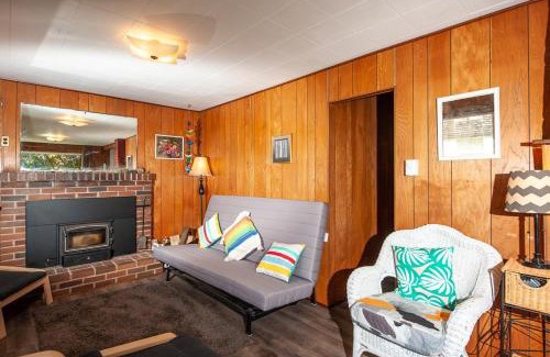 Oceanside House | Aster Cabin