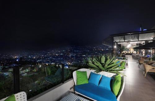 Ngaglik Hotel | Aston Inn Batu