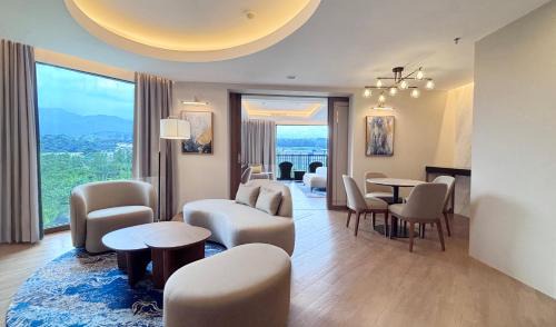 Sukaraja Hotel | Aston Sentul Lake Resort & Conference Center
