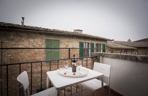 Siena Historical Center Apartment | Astonish Cathedral View