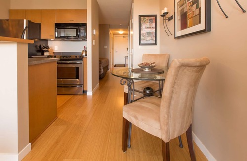 Inner Harbour Condo | Astoria Cozy-Beautiful Cozy Condo in the Heart of Downtown Victoria by Victoria Prime!