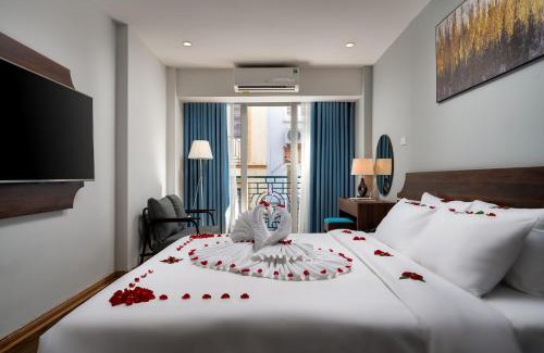 Hang Trong Hotel | Astoria Hotel - St Joseph Cathedral Hanoi