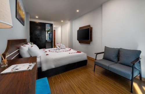 Hang Trong Hotel | Astoria Hotel - St Joseph Cathedral Hanoi