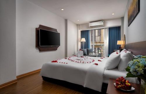 Hang Trong Hotel | Astoria Hotel - St Joseph Cathedral Hanoi