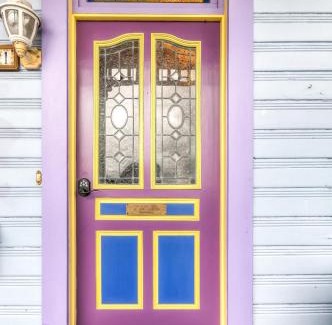 Astoria Apartment | Astoria Painted Lady Historic Apt with River View!