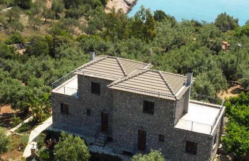 Paralia House | Astros Beach house within an olive farm