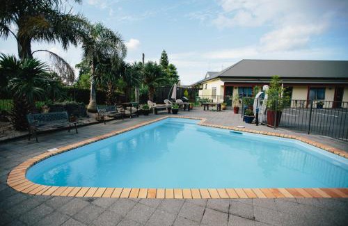 Katikati Hotel | ASURE Kaimai View Motel