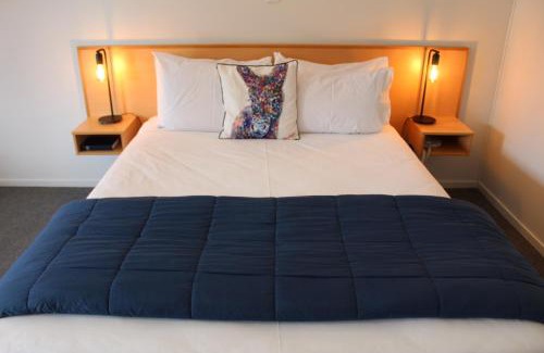 Katikati Hotel | ASURE Kaimai View Motel