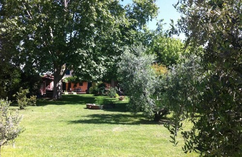 Lucca House | At 5 minutes from the Walls of Lucca and 10 from historic villas, the house is part of an ancient court completely renovated with courtyard, large garden