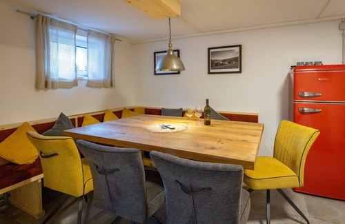 Bruck an der Grossglocknerstrasse Apartment | Beautiful apartment for 4 guests with WIFI, TV, terrace, pets allowed and panoramic view