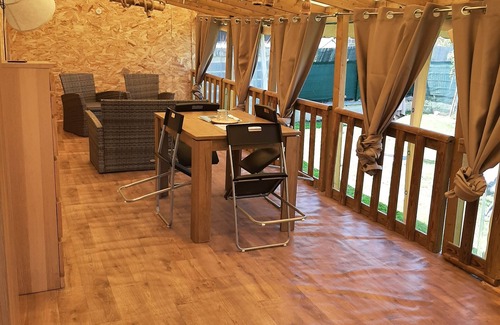 Saint-Gobert House | At Petit Coin Tranquille, mobile home with SPA on private land, pets ok