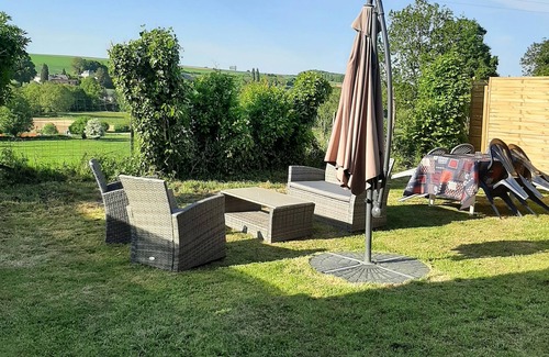 Saint-Gobert House | At Petit Coin Tranquille, mobile home with SPA on private land, pets ok