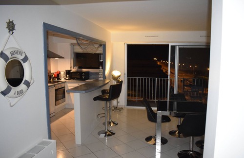 Saint-Brevin-l'Ocean Apartment | At the foot of the beach, luxury apartment, spacious 5 ° and top floor, sea view