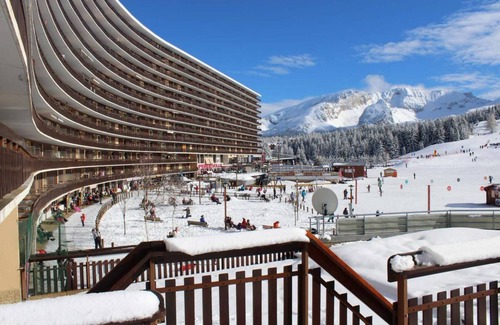 Saint-Etienne-en-Devoluy Apartment | At the foot of shops, 6th floor, view valley, tv, 17m², Superdévoluy