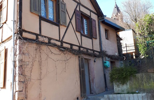 Buhl Apartment | At the foot of the Vosges massif, a cottage in a traditional village house