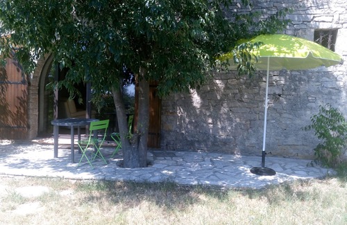 Ferrieres-les-Verreries House | At the gates of the Cevennes, renovated stone house, very quiet, private land