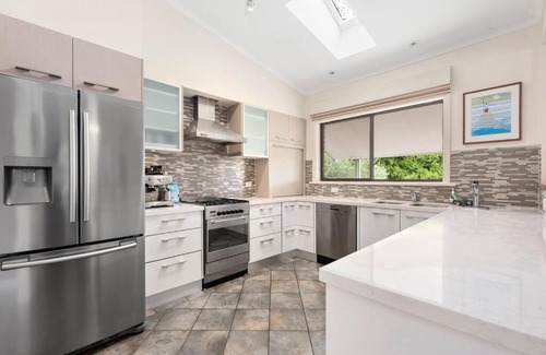 Belmont House | At the Hilltop - sleeps 10