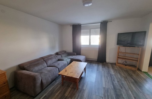 Hochleithen Apartment | ONE Self-Check-In, 3km freeway