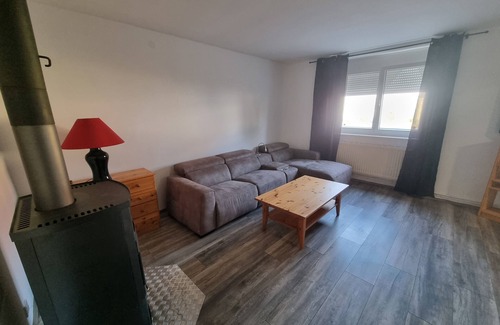 Hochleithen Apartment | ONE Self-Check-In, 3km freeway