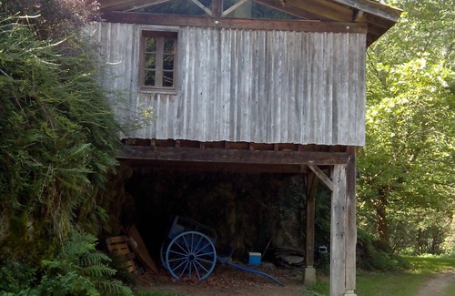 Augerolles Ski Chalet | Atelier du Moulin all in wood classified 2 * for 2 to 4 pers - on the banks of the torrent