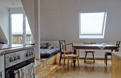 Burgbrohl Apartment | Atelierloft with "Tuscan" view in the Vordereifel; Nearby Laachersee