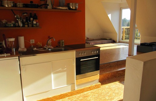 Burgbrohl Apartment | Atelierloft with "Tuscan" view in the Vordereifel; Nearby Laachersee