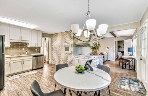 Windwood House | ATH - Dunwoody 5BR -Pet Friendly -Fenced (lakebro)