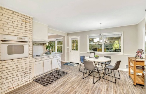 Windwood House | ATH - Dunwoody 5BR -Pet Friendly -Fenced (lakebro)