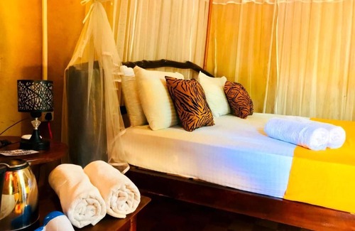 Udawalawa Hotel | Atha Safari Resort & Riverside Camping
