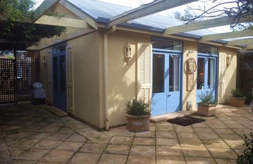 Hackney Bed & Breakfast | Athelney Cottage Bed and Breakfast