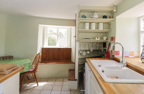 Inchbrook Cottage | ATHELSTAN COTTAGE, pet friendly, with open fire in Stroud