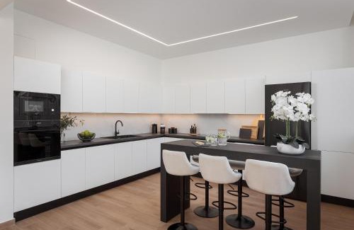 Voula Apartment | Athena's Lemon Grove Glyfada