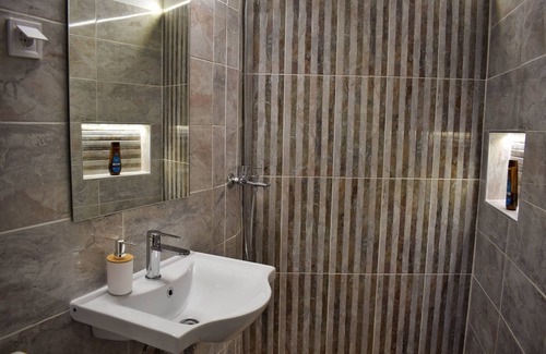 Omonia Apartment | Athens Central Station 4-Room Apartment/AC & towels Optional +