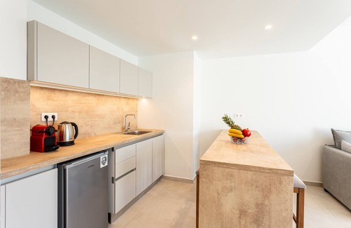 Dafni Apartment | Athens Grec Suites - Dafni Jubilant Getaway