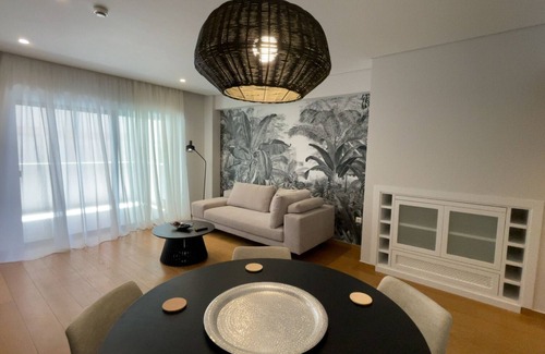 Alimos Apartment | Athens Riviera 2-Bed Apt & Pool Access #Unoblu®