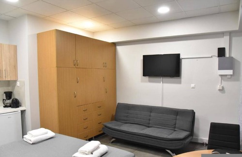 Athens Apartment | Athens Zeus A by Super Host Hub