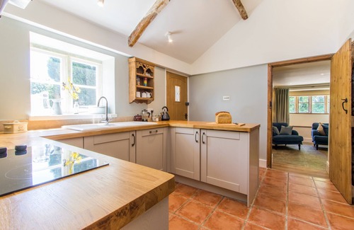 Ilminster Cottage | Atherstone Farm Cottage - charming thatched cottage, sleeps 4 guests in 2 rooms