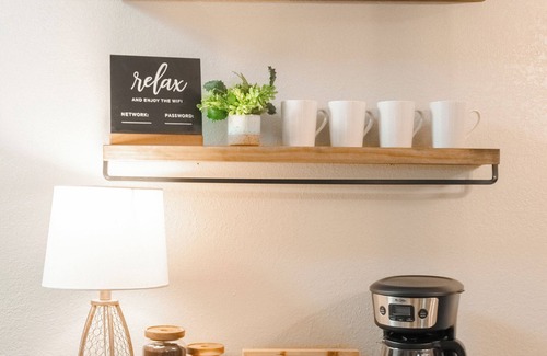 Byron House | AtHome+1 Stay | Cozy 3BR | Sleeps 9