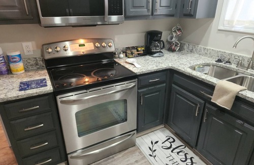 Jonesboro House | Atlanta Cozy Home Away From Home!