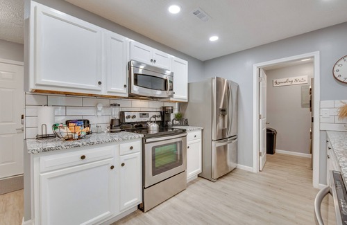 Church Street House | Atlanta Getaway w/Private Yard: 3 Mi to Airport