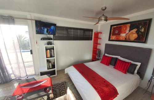 Melkbosstrand Apartment | Atlantic Studio - Compact unit with Sea Views
