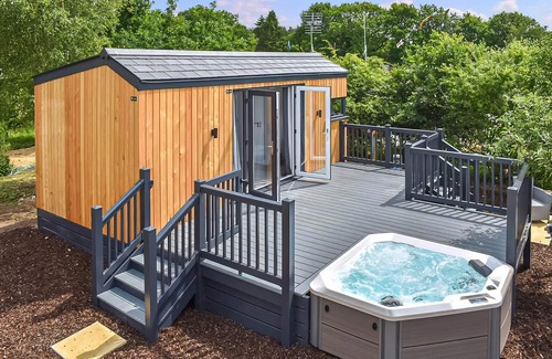 Holton Le Clay Ski Chalet | Atlas Lilac Lodge VIP