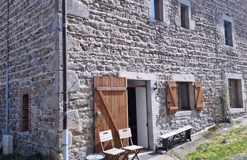 Malvieres House | Atmospheric gite for 6 people with wood burning stove