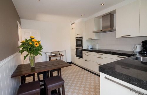 Duinbergen Villa | Atmospheric Villa 300 meters from the sea