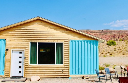 Moab South Valley House | Atomic Container Home by Utah Vacation Home