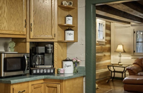Gnaw Bone Cabin | Atop Pine Hill Cabin
