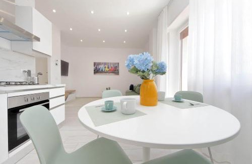 Quartiere XXXIV Lido di Ostia Levante Apartment | Attico Soleggiato con Terrazza a Ostia