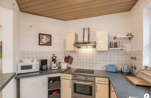 Altenerding Apartment | Attractive apartment in an attractive location. Near the beautiful old town of Erding.