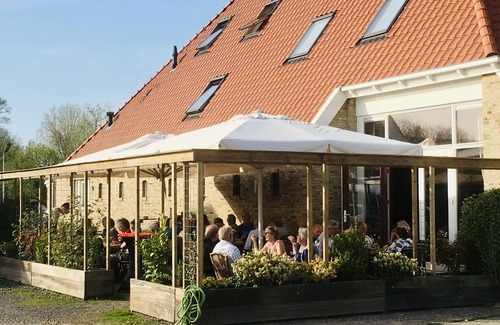 Sneek Apartment | Attractive apartment with bedroom in completely converted farmhouse